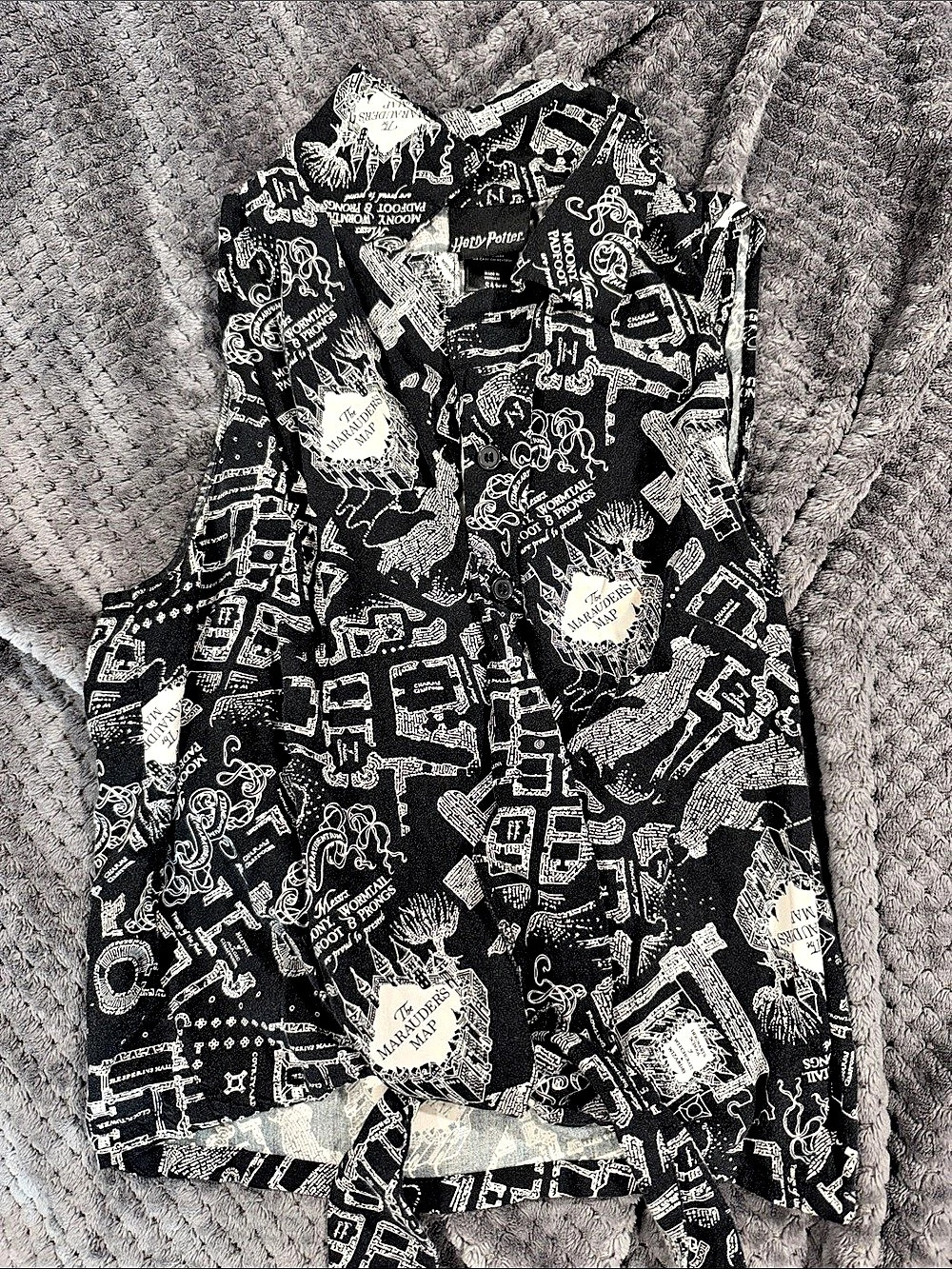 Harry Potter Marauder'Small Map Tie-Front Sleeveless Blouse Black & White Small